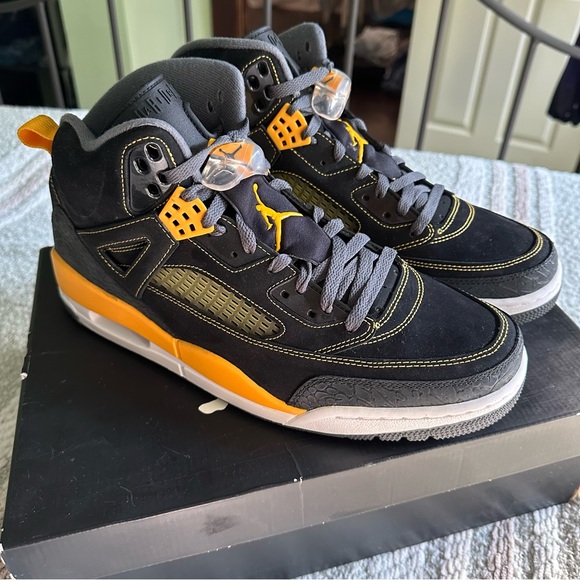 Jordan Spizike Black University Gold